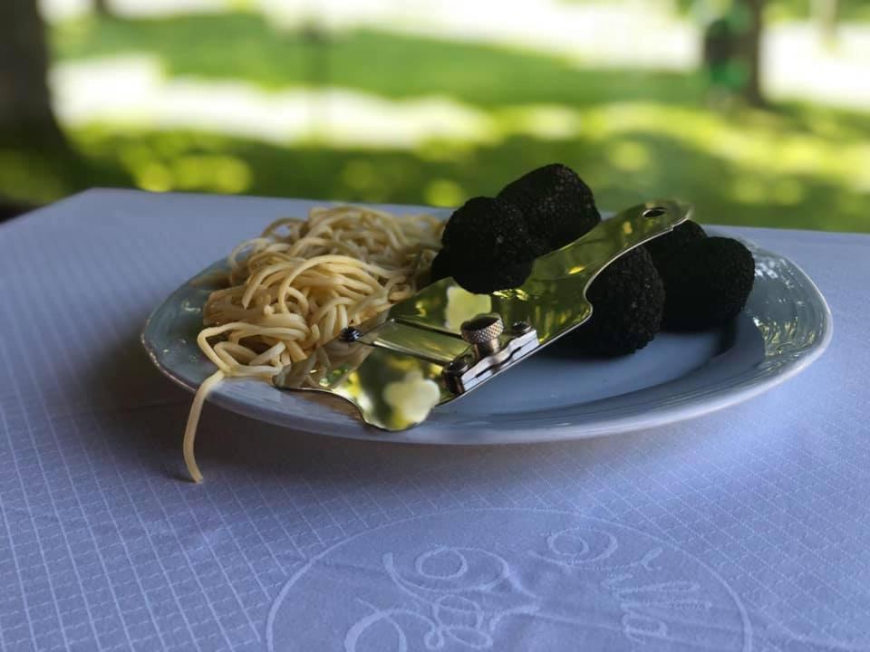 Hotel Villa Elia Calizzano Екстериор снимка