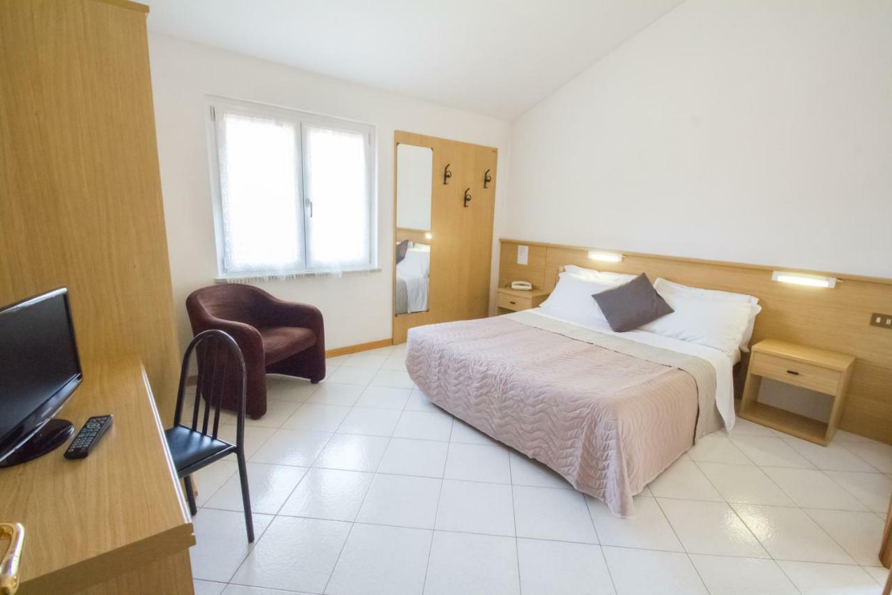 Hotel Villa Elia Calizzano Екстериор снимка